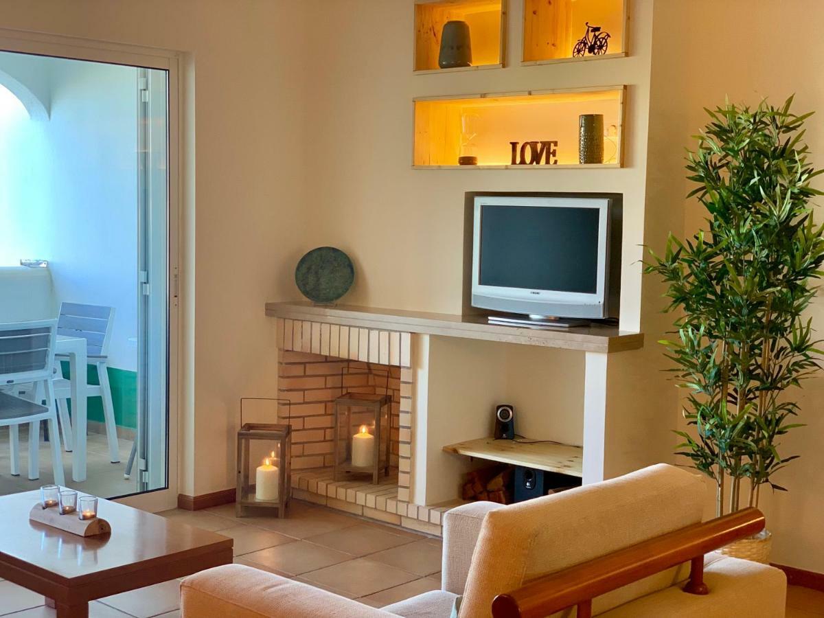 Charming Apartment With Private Garden & Pool Виламура Экстерьер фото